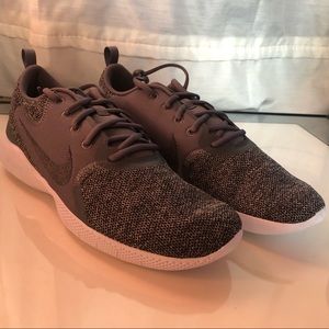 New with box Nike flex experience rn 10. Size 11.5 men’s.